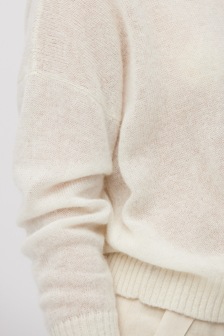 Weißer Pullover mit Baby-Suri-Alpaka weiß Weißer Pullover mit Baby-Suri-Alpaka weiß