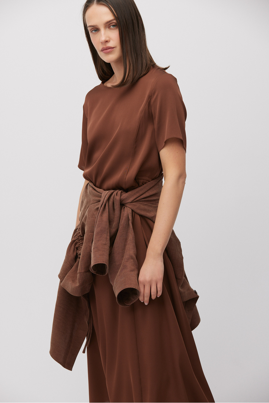 Braunes Kleid aus Seide braun Braunes Kleid aus Seide braun