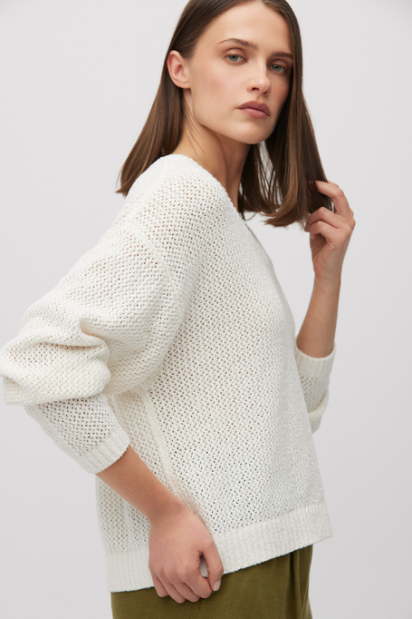 Weißer Ajour-Pullover mit V-Ausschnitt weiß Weißer Ajour-Pullover mit V-Ausschnitt weiß