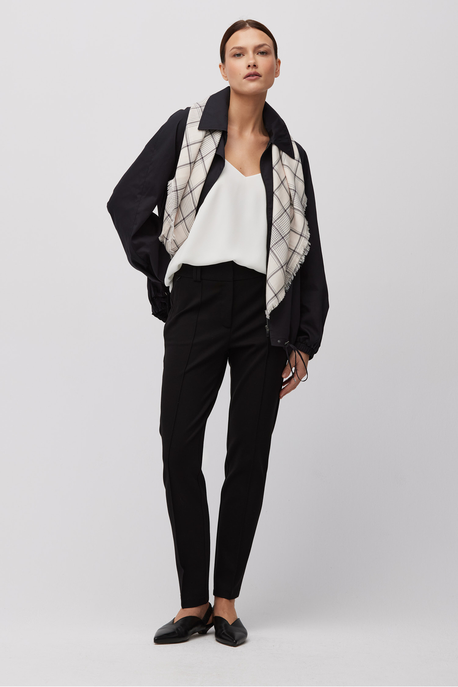 Schwarze Hose mit schmalem Bein schwarz Schwarze Hose mit schmalem Bein schwarz