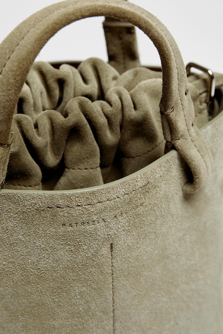 Grüne Bucket-Tasche aus Wildleder - Patrizia Aryton Grüne Bucket-Tasche aus Wildleder - Patrizia Aryton