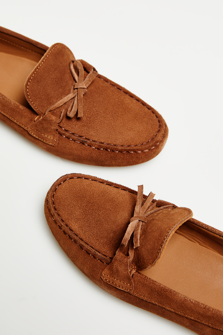 Braune Loafer aus Veloursleder mit Schleife - Patrizia Aryton