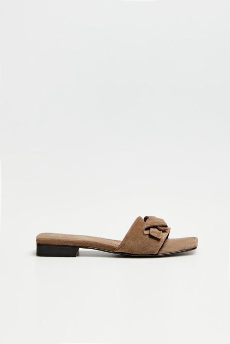 Graue Wildleder-Pantoletten mit Schnalle - Patrizia Aryton