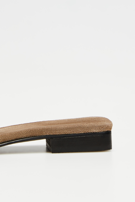 Graue Wildleder-Pantoletten mit Schnalle - Patrizia Aryton