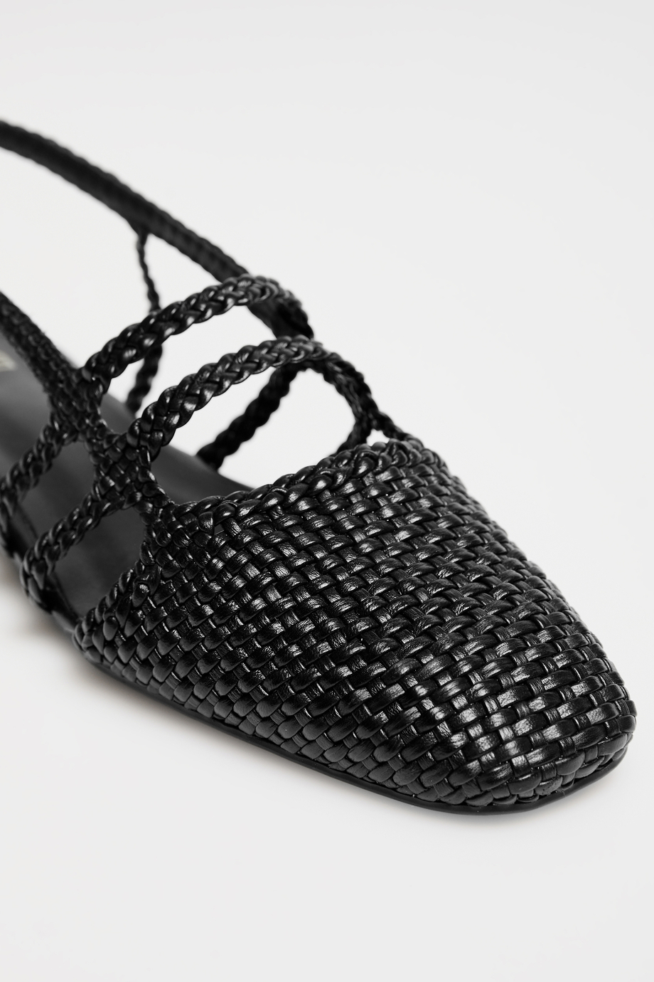 Schwarze Slingback-Schuhe aus geflochtenem Leder - Patrizia Aryton Schwarze Slingback-Schuhe aus geflochtenem Leder - Patrizia Aryton