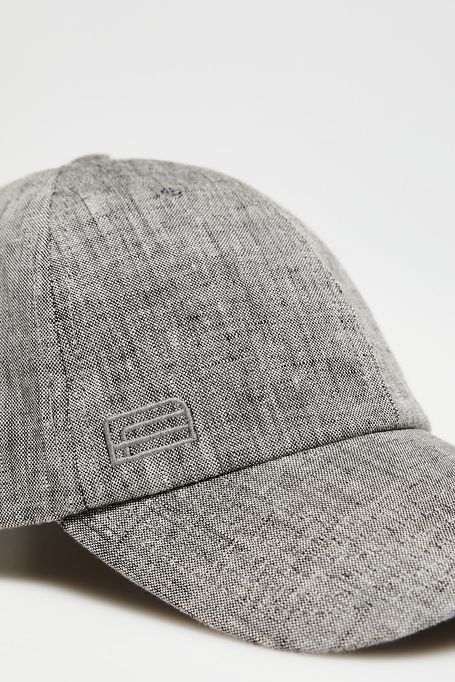 Graue Leinenkappe mit Schirm