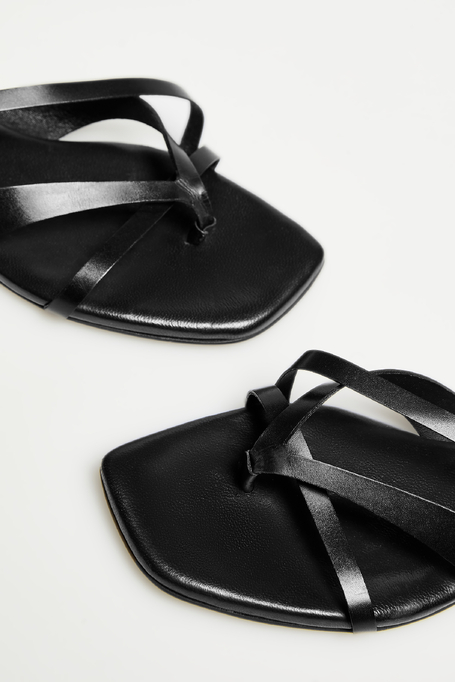 Schwarze Leder-Pantoletten mit kleinem Absatz - Patrizia Aryton