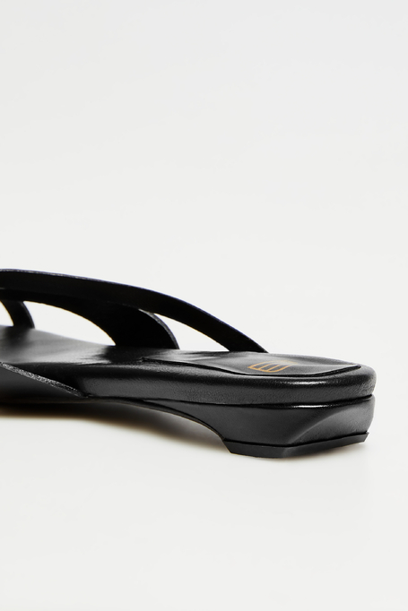 Schwarze Leder-Pantoletten mit kleinem Absatz - Patrizia Aryton