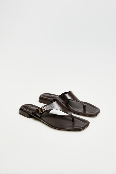 Schwarze Leder-Pantoletten mit kleinem Absatz - Patrizia Aryton