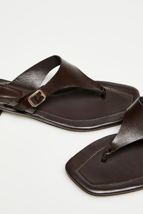 Schwarze Leder-Pantoletten mit kleinem Absatz - Patrizia Aryton