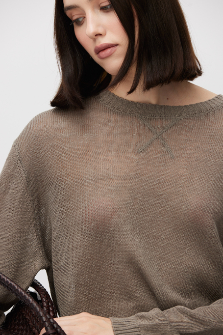 Lockerer Leinenpullover in gedämpftem Braun
