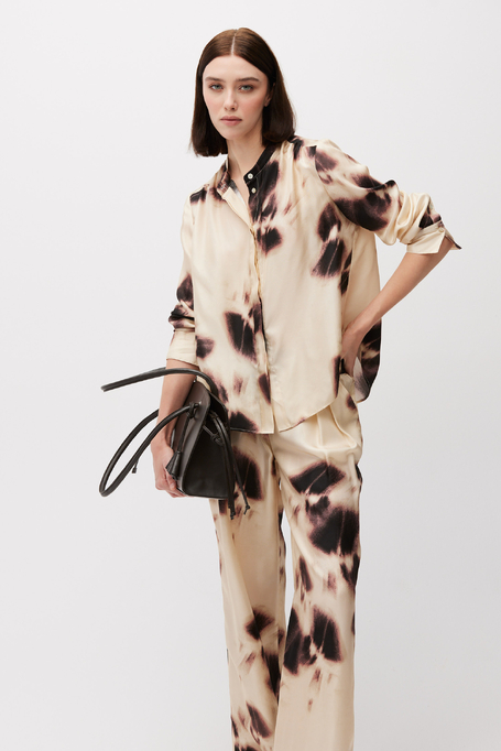 Lockere Seidenbluse mit Muster