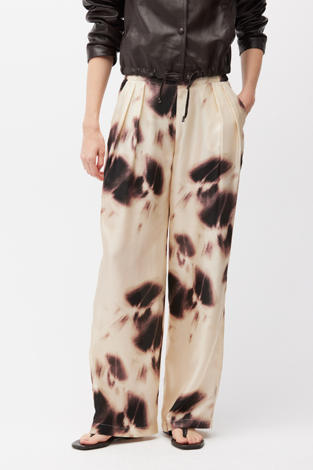 Weite Seidenhose mit Muster Weite Seidenhose mit Muster