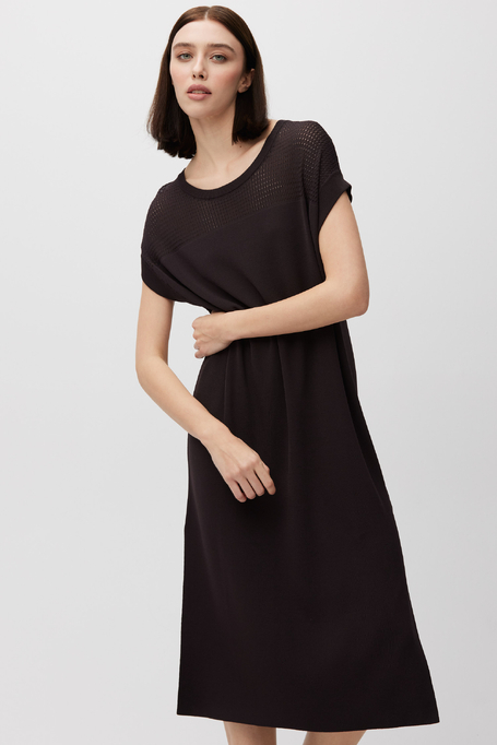 Braunes Midikleid mit kurzem Ärmel