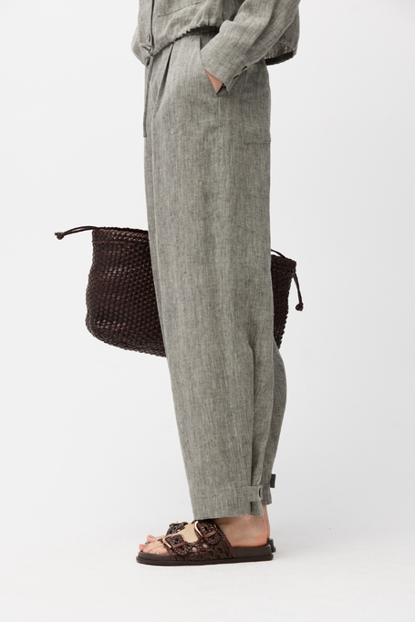 Graue Leinenhose mit weitem Bein