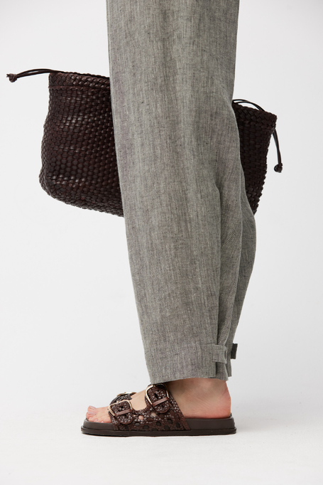 Graue Leinenhose mit weitem Bein