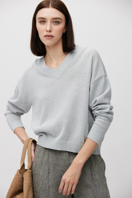 Hellblauer Pullover aus Baumwolle und Leinen mit V-Ausschnitt