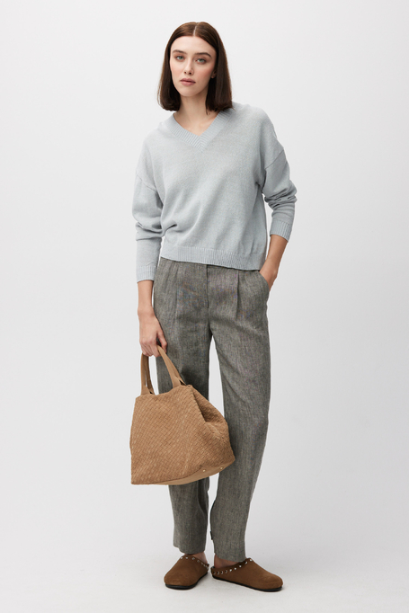 Hellblauer Pullover aus Baumwolle und Leinen mit V-Ausschnitt