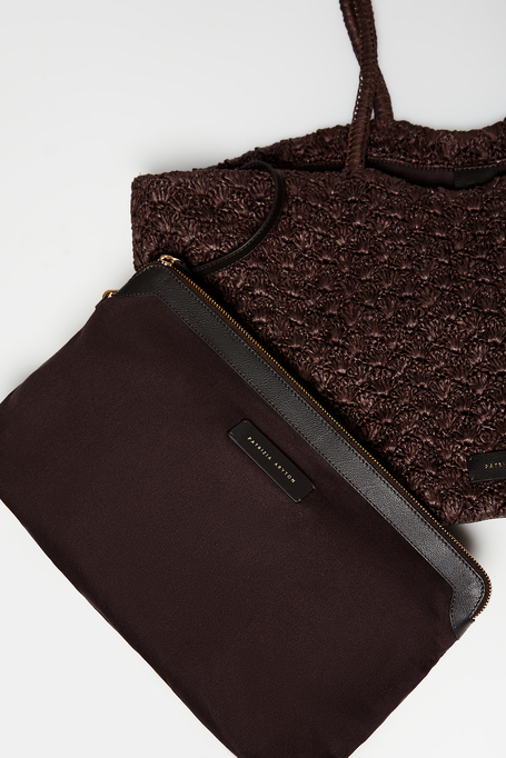 Braune geflochtene Shopper-Tasche