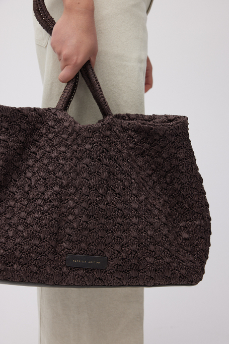 Braune geflochtene Shopper-Tasche