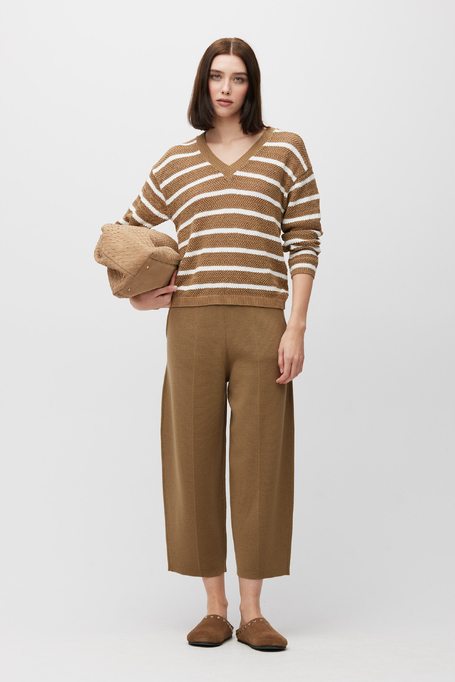 Gestreifter Pullover mit V-Ausschnitt