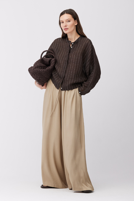 Beige Hose mit weitem Bein