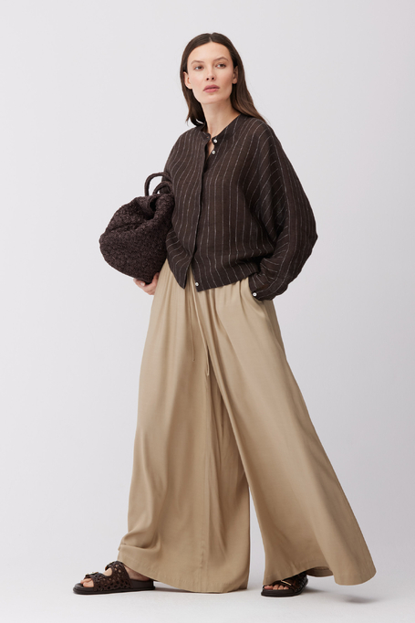 Beige Hose mit weitem Bein