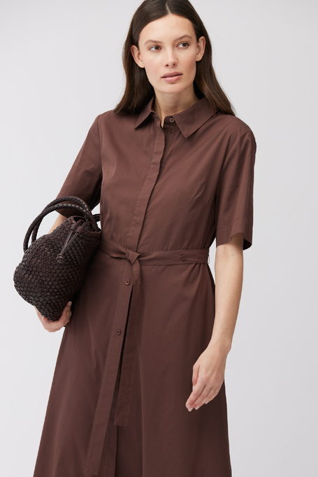 Braune Midi-Kleid mit Gürtel