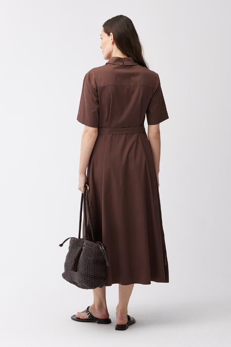 Braune Midi-Kleid mit Gürtel