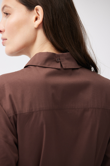 Braune Midi-Kleid mit Gürtel