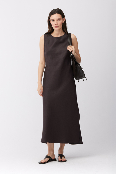 Braunes Leinenkleid