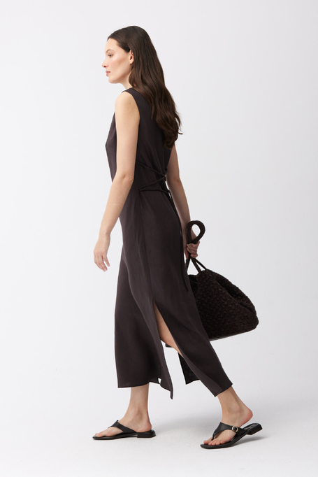 Braunes Leinenkleid