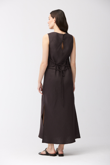Braunes Leinenkleid