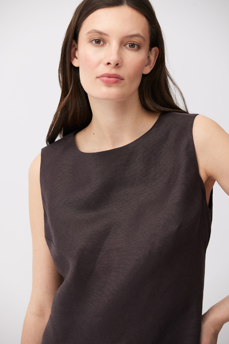 Braunes Leinenkleid