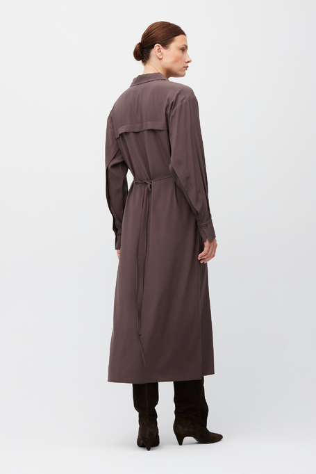 Midi-Kleid aus schokoladenfarbener Seide - Patrizia Aryton Midi-Kleid aus schokoladenfarbener Seide - Patrizia Aryton