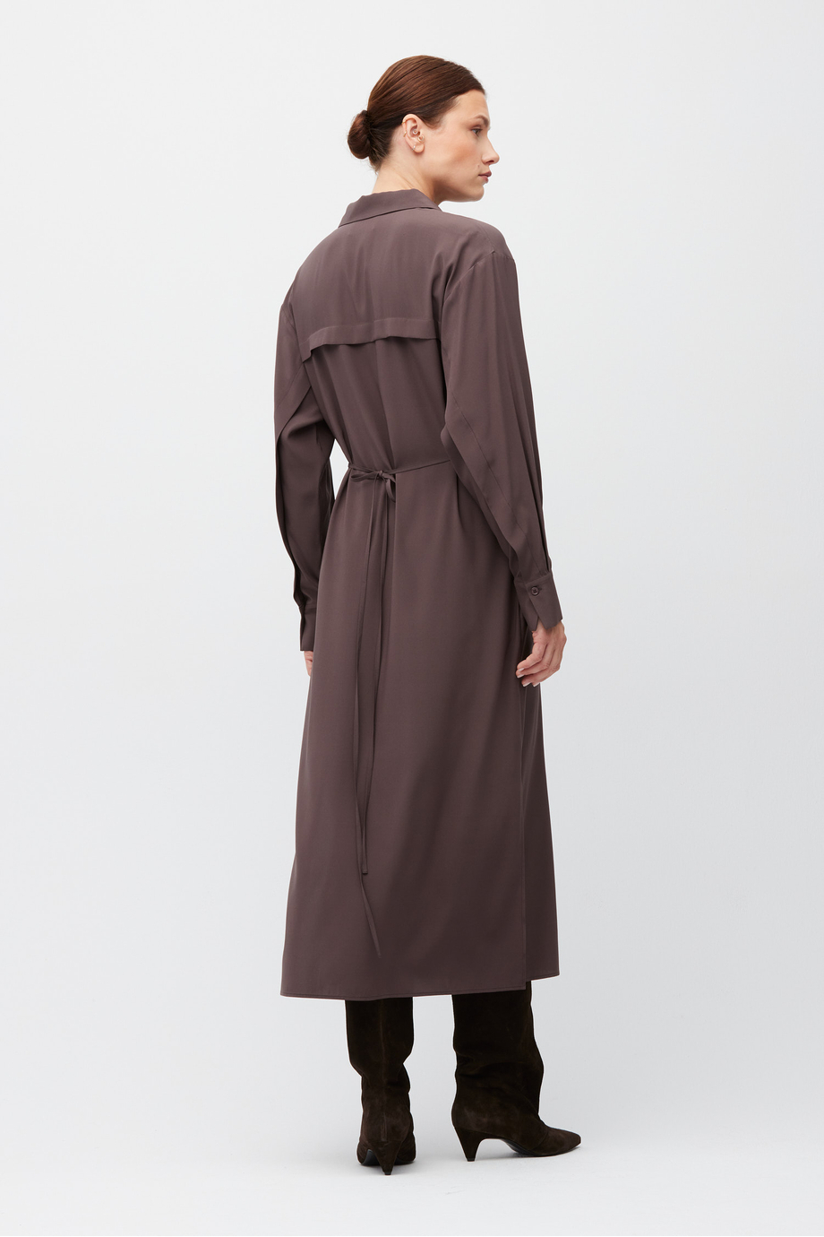 Midi-Kleid aus schokoladenfarbener Seide - Patrizia Aryton Midi-Kleid aus schokoladenfarbener Seide - Patrizia Aryton
