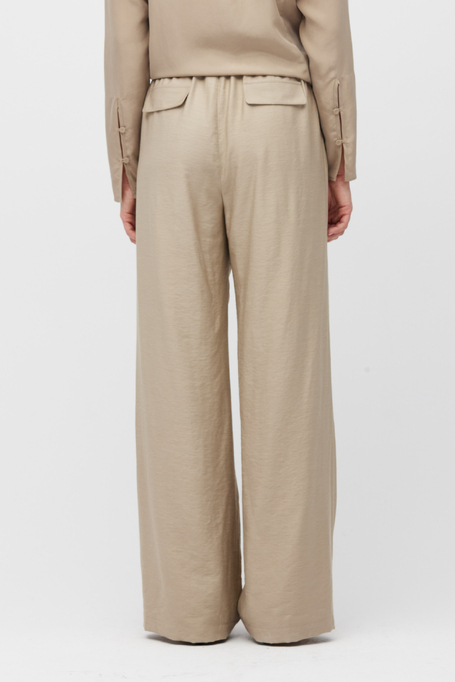 Beige weite Hose mit Wollanteil
