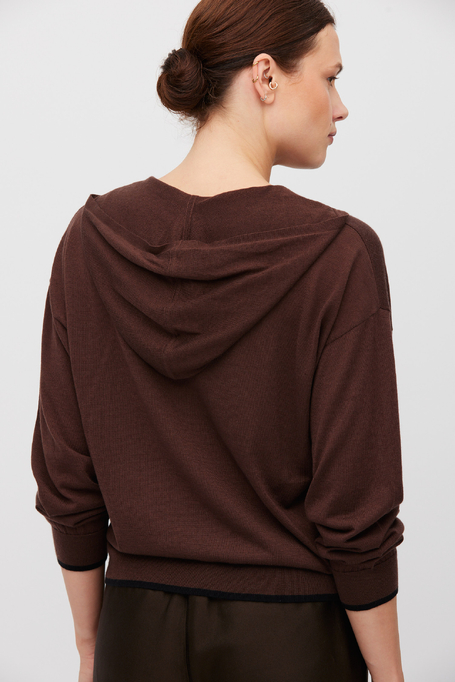 Schokoladenbraune Kapuzenbluse aus Lyocell und Kaschmir Schokoladenbraune Kapuzenbluse aus Lyocell und Kaschmir