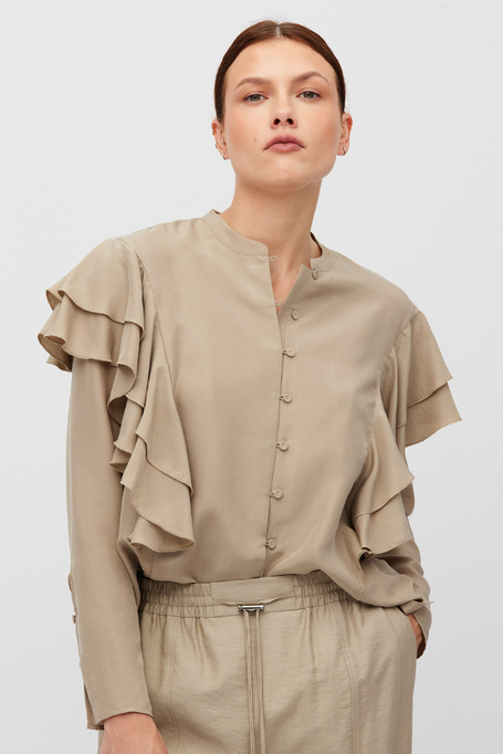 Taupefarbene Seidenbluse mit Rüschen Taupefarbene Seidenbluse mit Rüschen