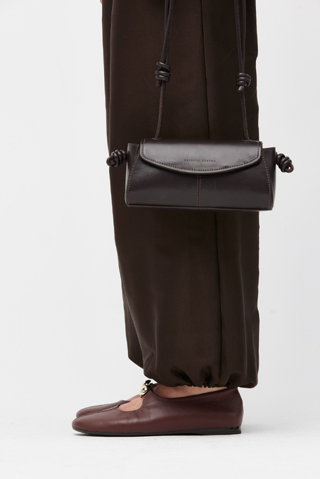Schokoladenbraune Mini-Tasche mit Riemen - Patrizia Aryton