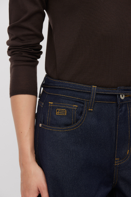 Dunkelblaue Jeans mit weitem Bein Dunkelblaue Jeans mit weitem Bein