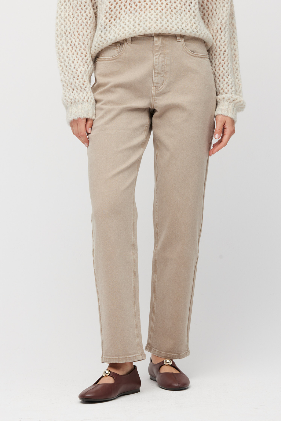 Beige Jeans mit schmalem Bein Beige Jeans mit schmalem Bein