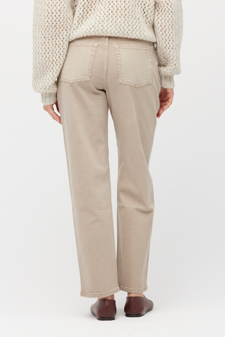 Beige Jeans mit schmalem Bein Beige Jeans mit schmalem Bein