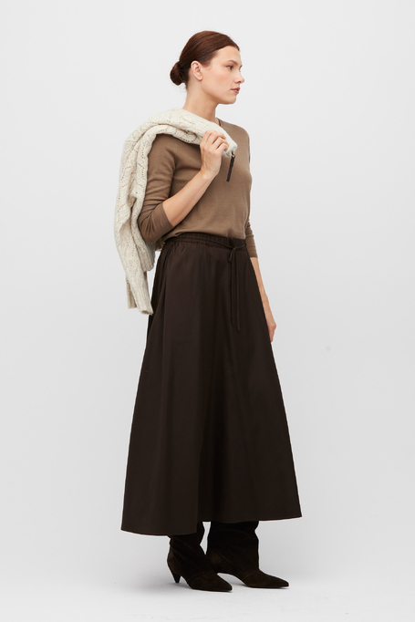 Kamelfarbene Bluse aus Merinowolle Kamelfarbene Bluse aus Merinowolle