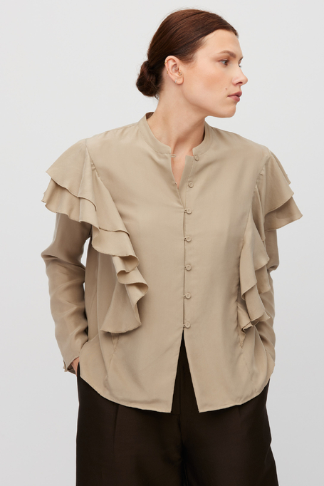 Taupefarbene Seidenbluse mit Rüschen Taupefarbene Seidenbluse mit Rüschen