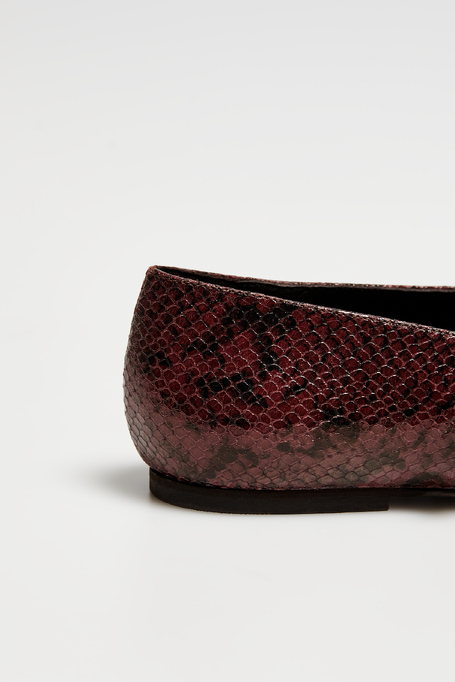 Leder-Ballerinas mit Reptilienmuster Leder-Ballerinas mit Reptilienmuster