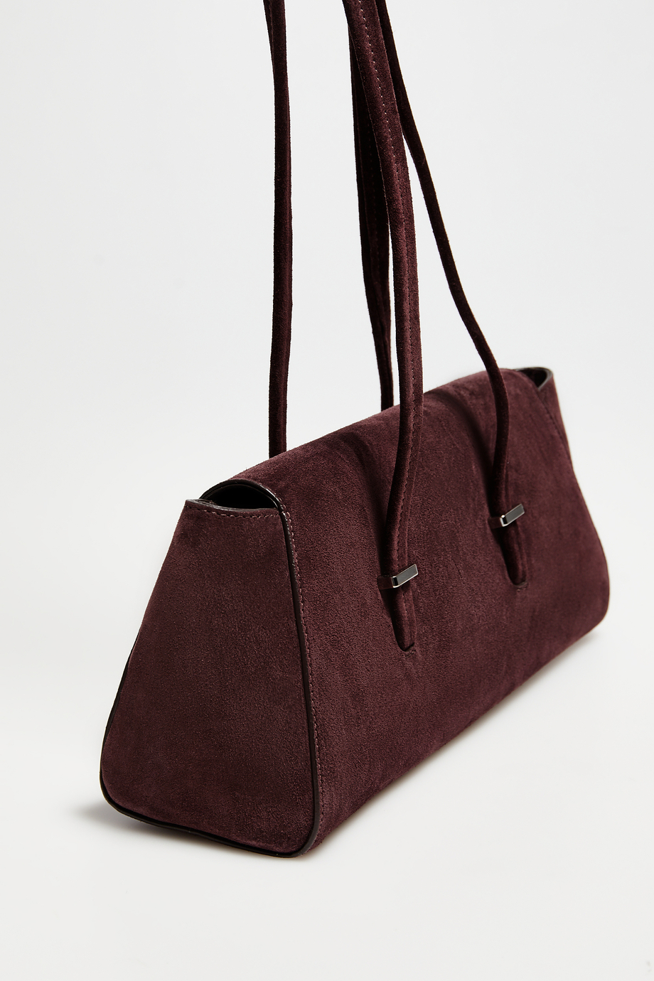 Auberginefarbene Tasche aus Wildleder Auberginefarbene Tasche aus Wildleder