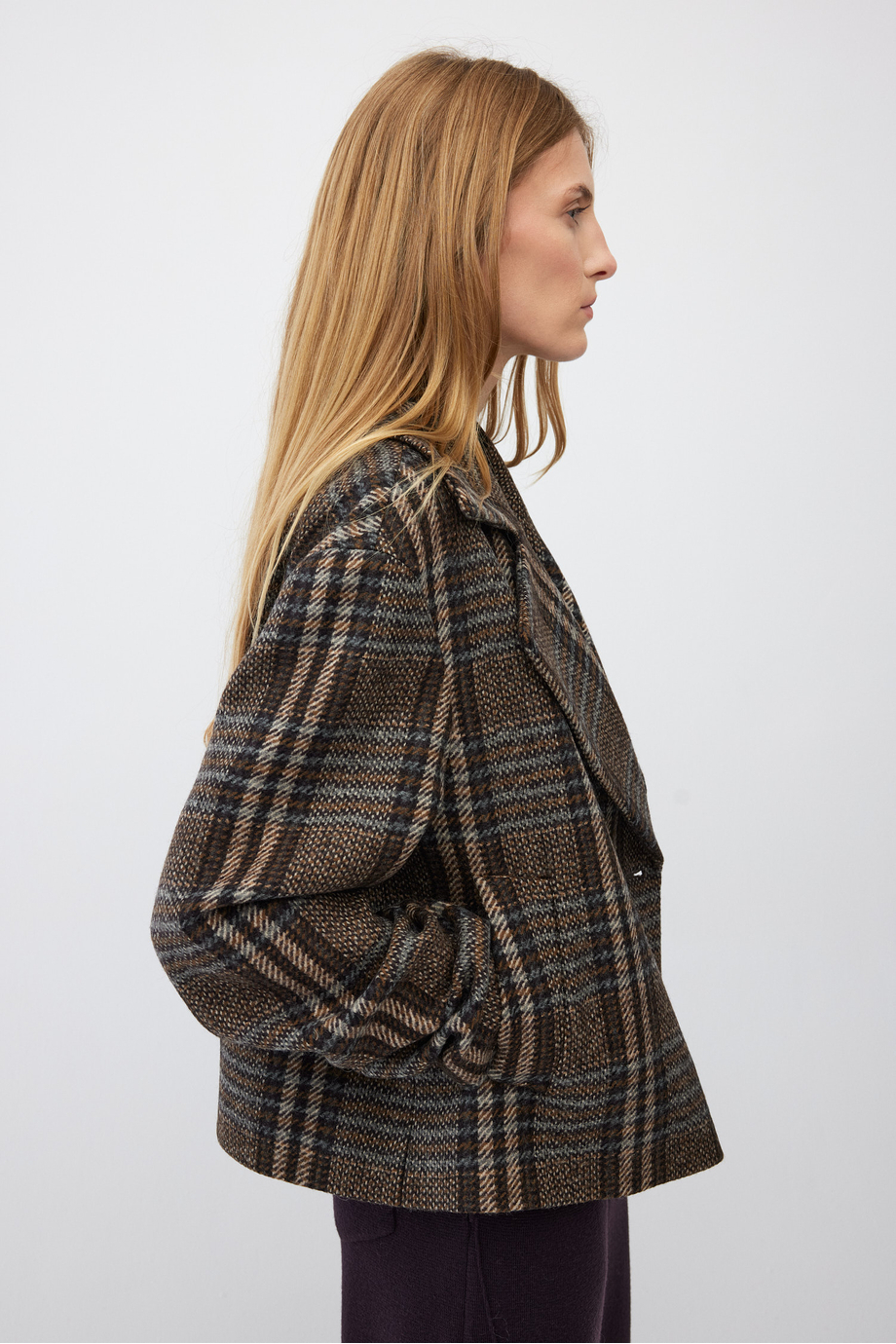 Kurze karierte Jacke aus Virgin Wool Kurze karierte Jacke aus Virgin Wool
