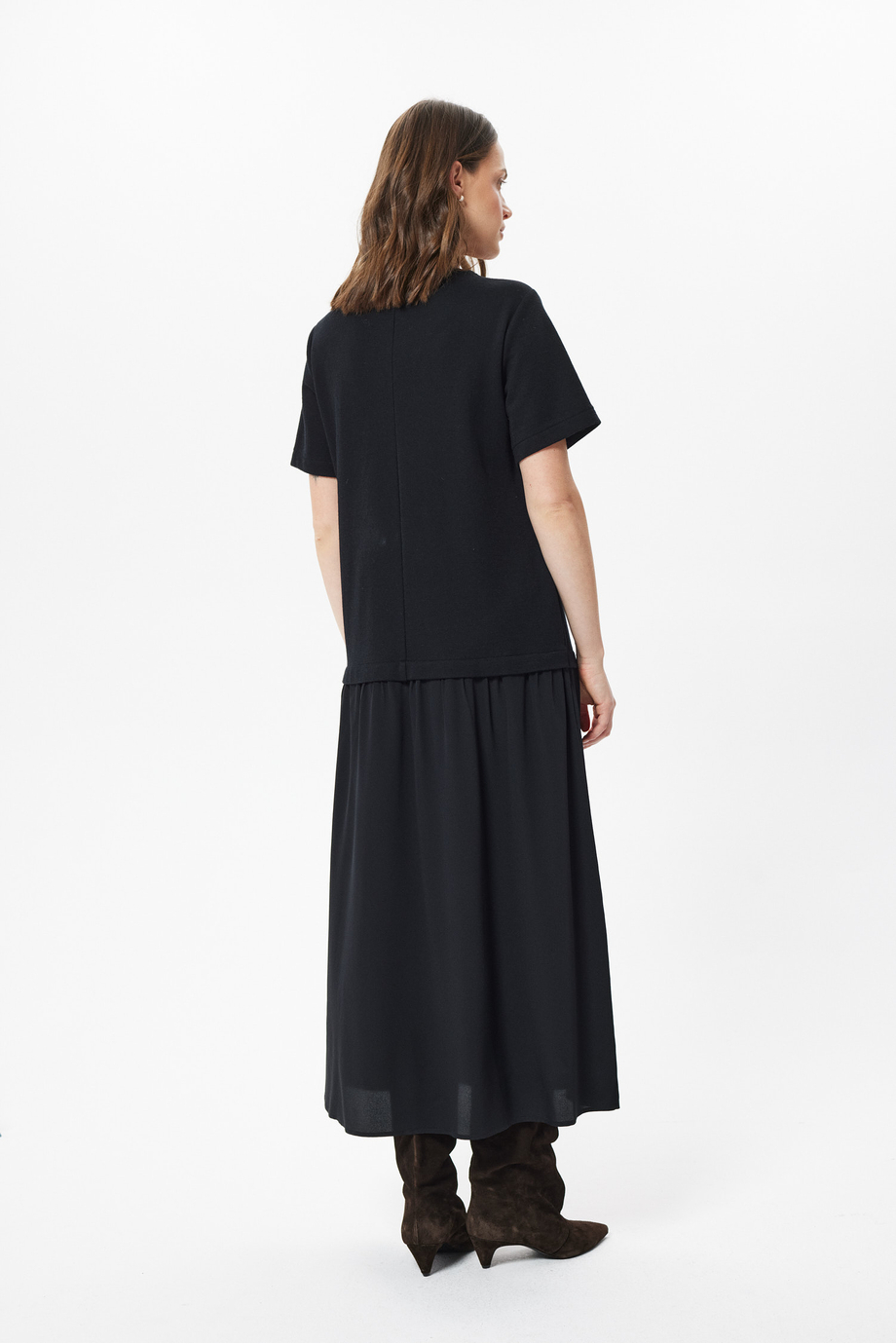 Schwarzes Woll- und Seidenkleid Schwarzes Woll- und Seidenkleid