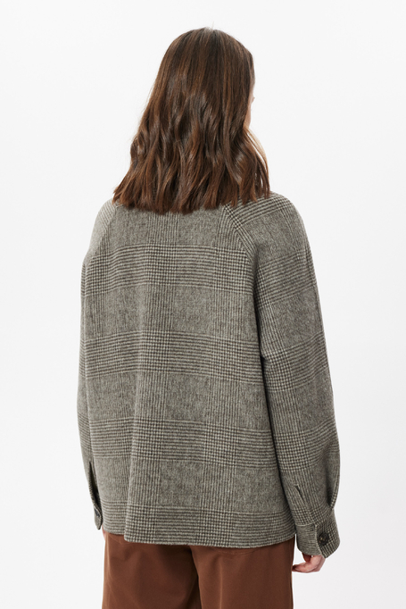 Braune Wolljacke mit doppelten Karomustern